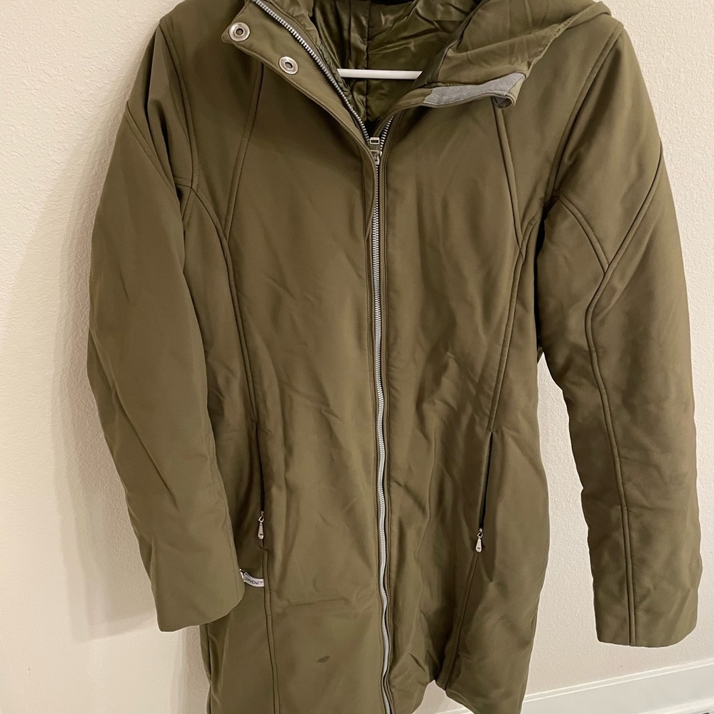 Warm womens Spyder coat. Great shape! Small spot shown on front.